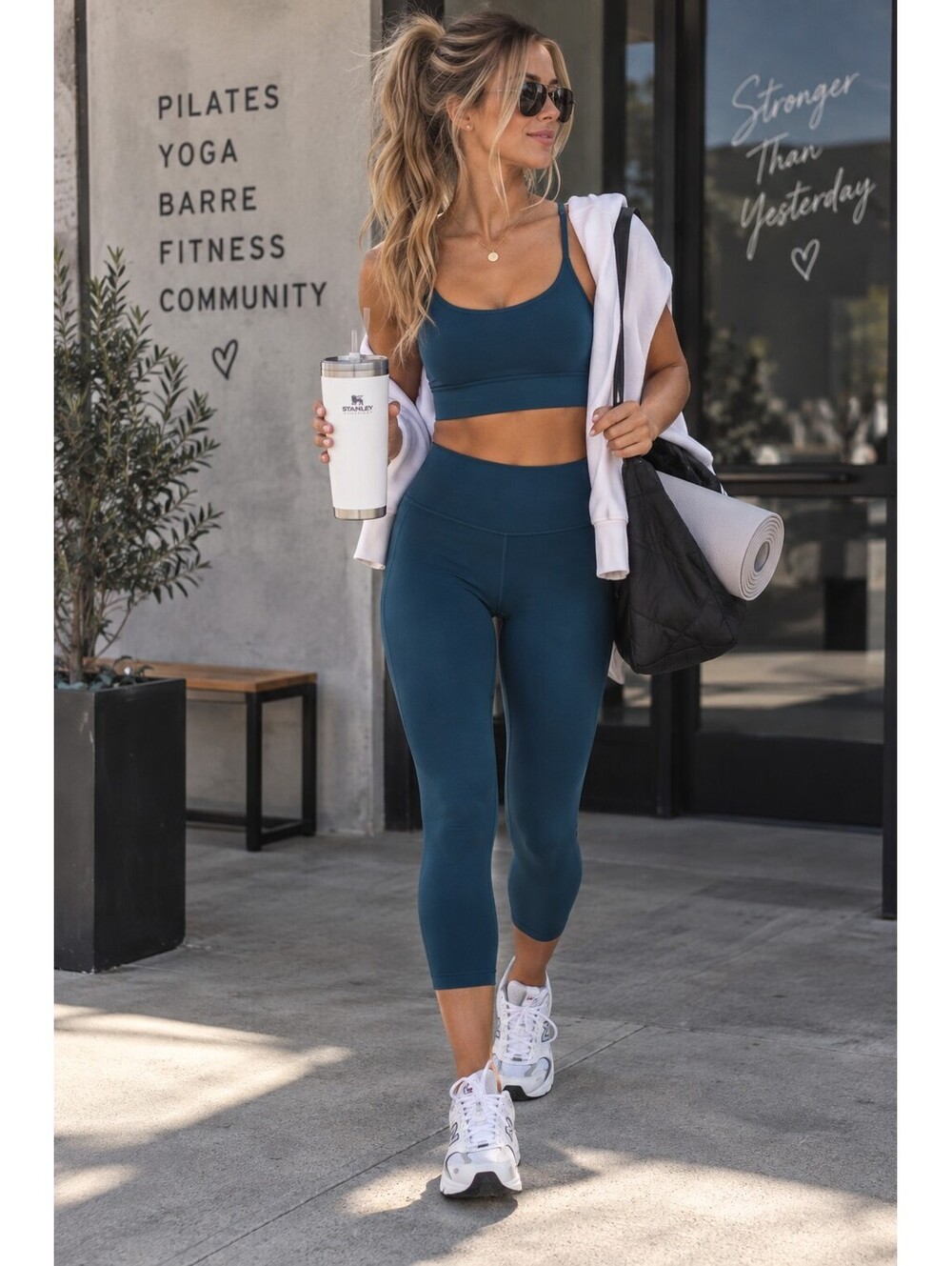 Lululemon Align Crop 21” Leggings Night Diver Teal Blue Nulu Size 4